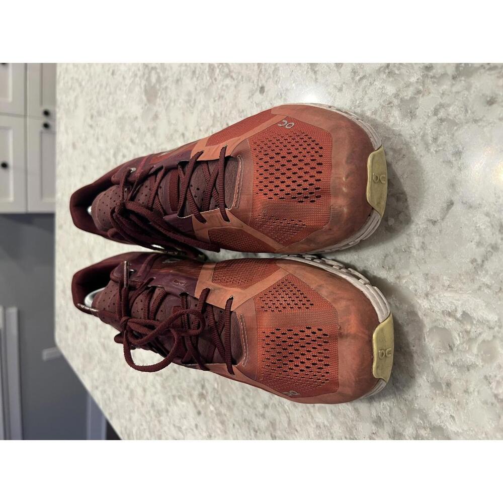 On Cloud Helion - image 2